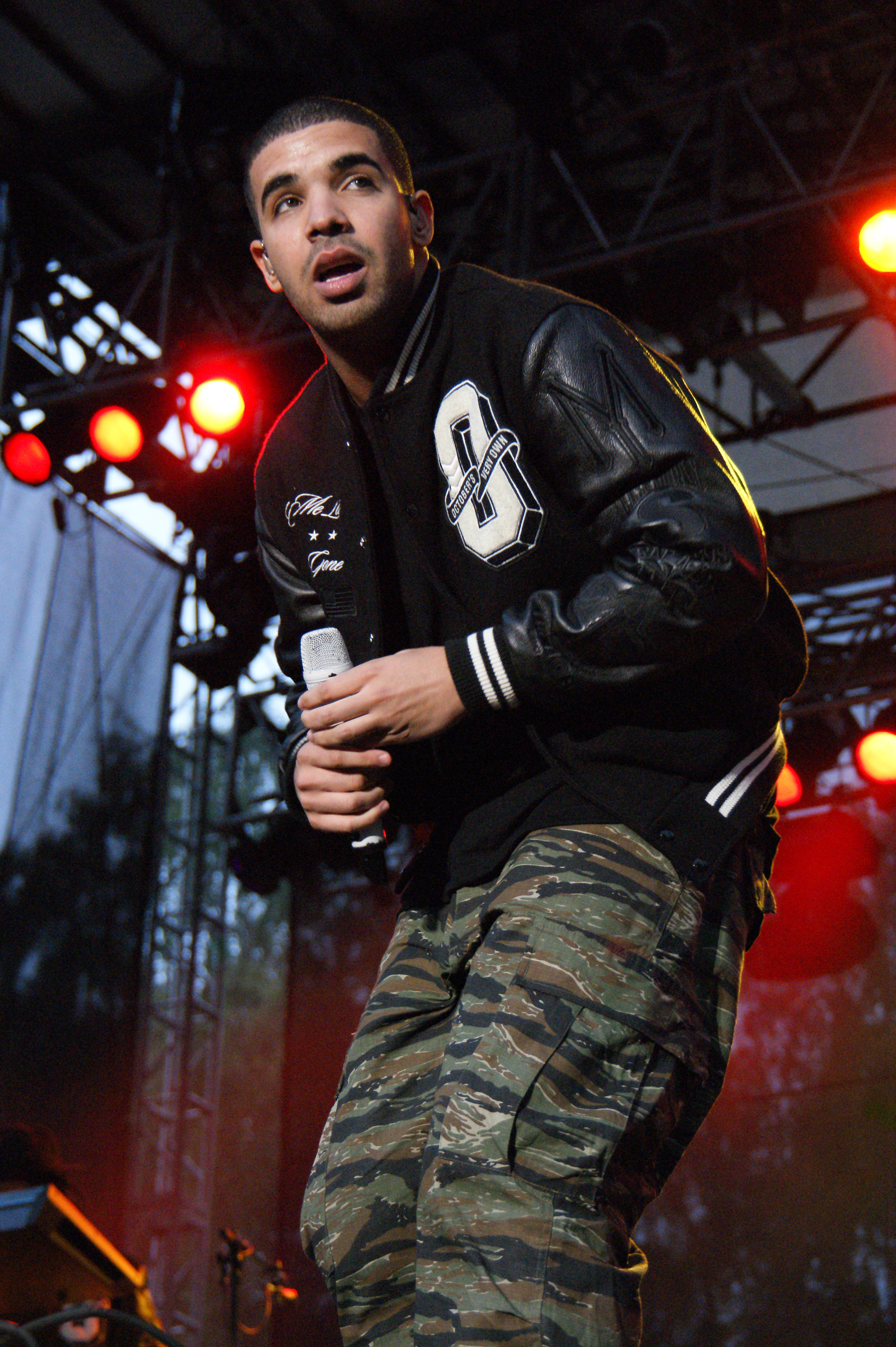 Drake's Come Play logo